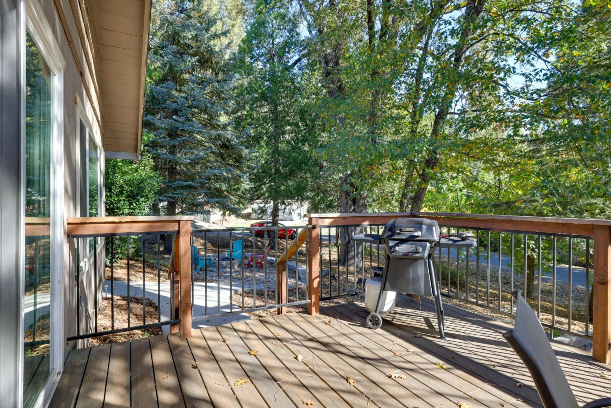 Sherwood Forest Cabin With Deck And Fire Pit! Twain Harte ภายนอก รูปภาพ
